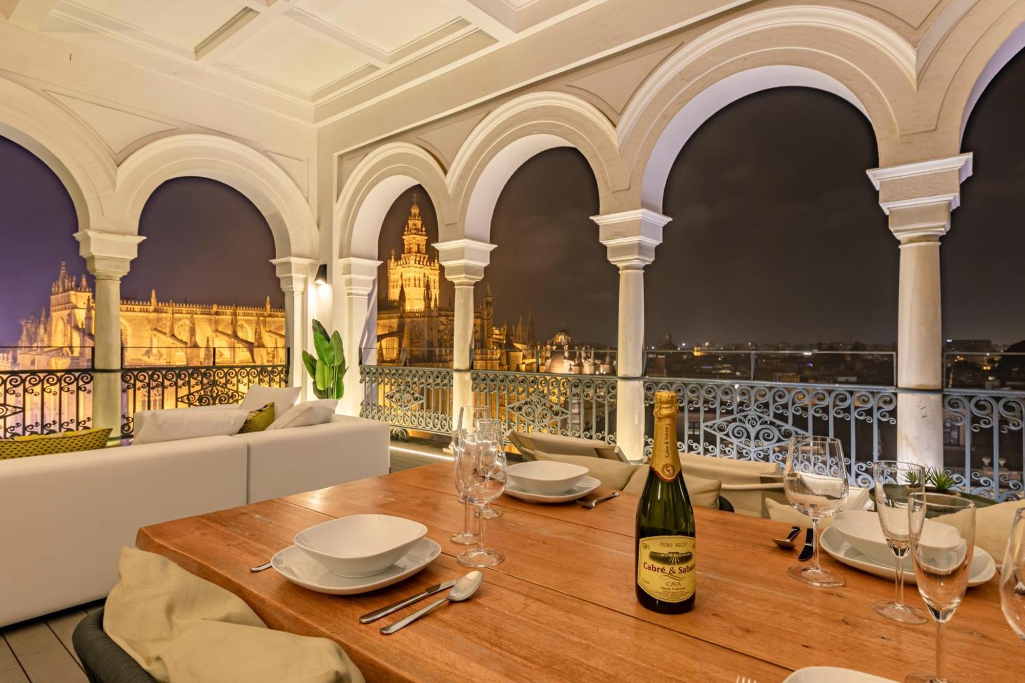 Isg Apartments The Most Exclusive Apartment In Sevillaparking Екстер'єр фото