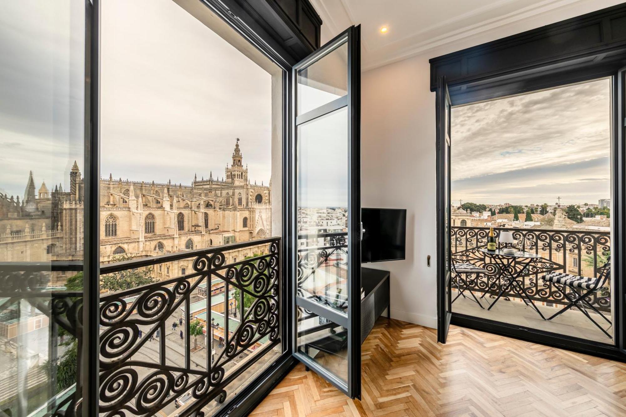 Isg Apartments The Most Exclusive Apartment In Sevillaparking Екстер'єр фото