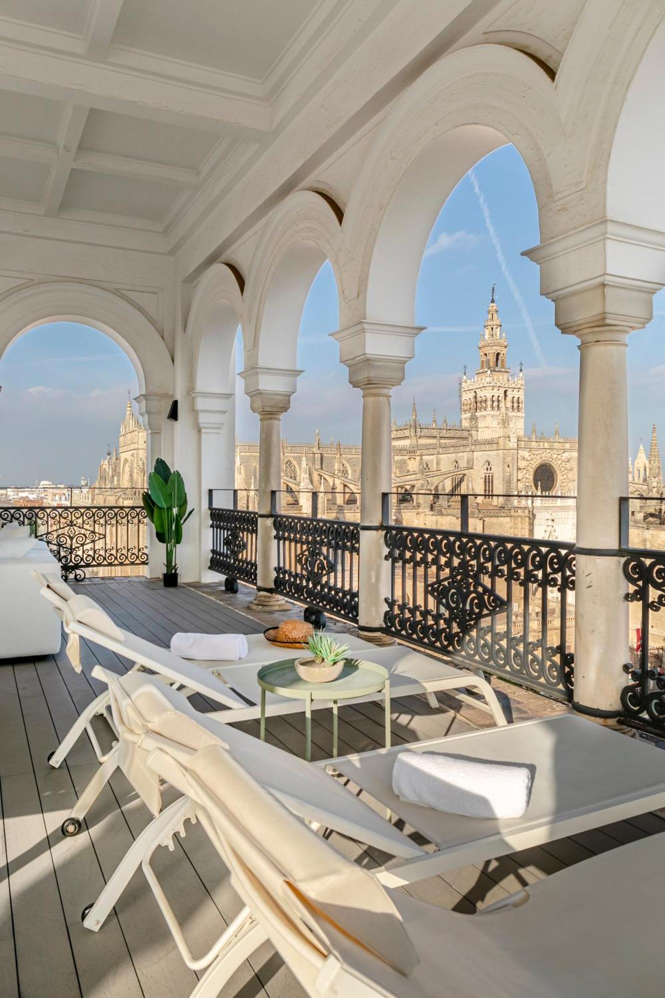 Isg Apartments The Most Exclusive Apartment In Sevillaparking Екстер'єр фото