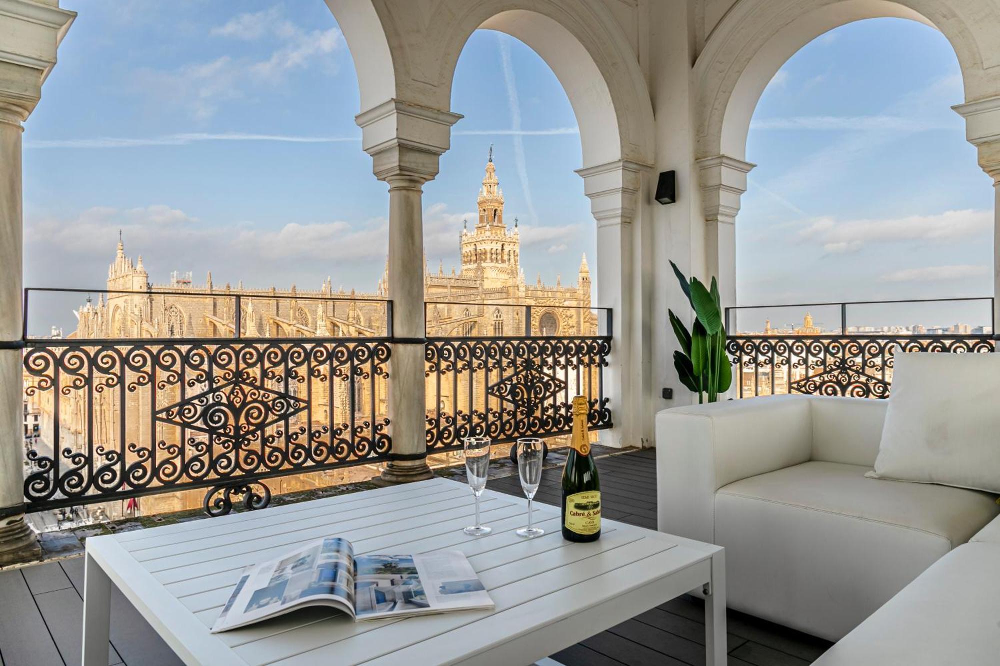 Isg Apartments The Most Exclusive Apartment In Sevillaparking Екстер'єр фото